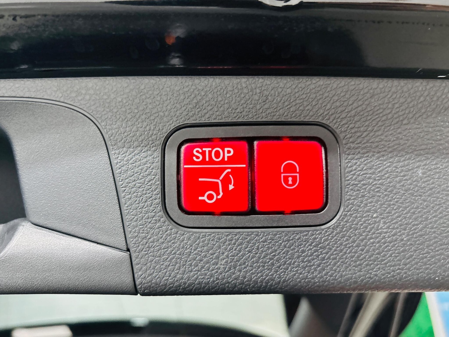 Used Mercedes-Benz GLC 2018 for sale - 76251097: Photo 40