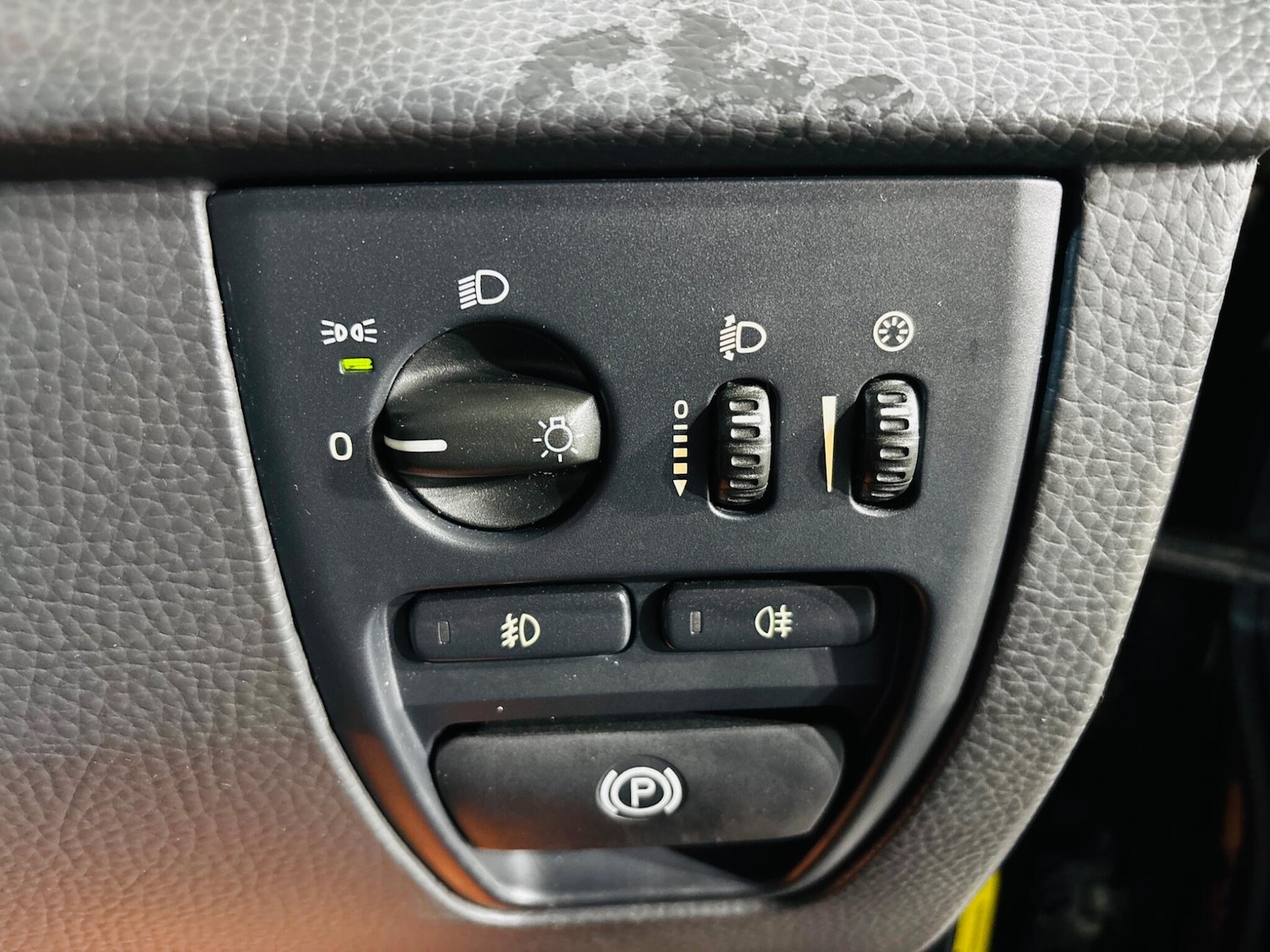 Used Volvo XC90 2006 for sale - 76667340: Photo 20