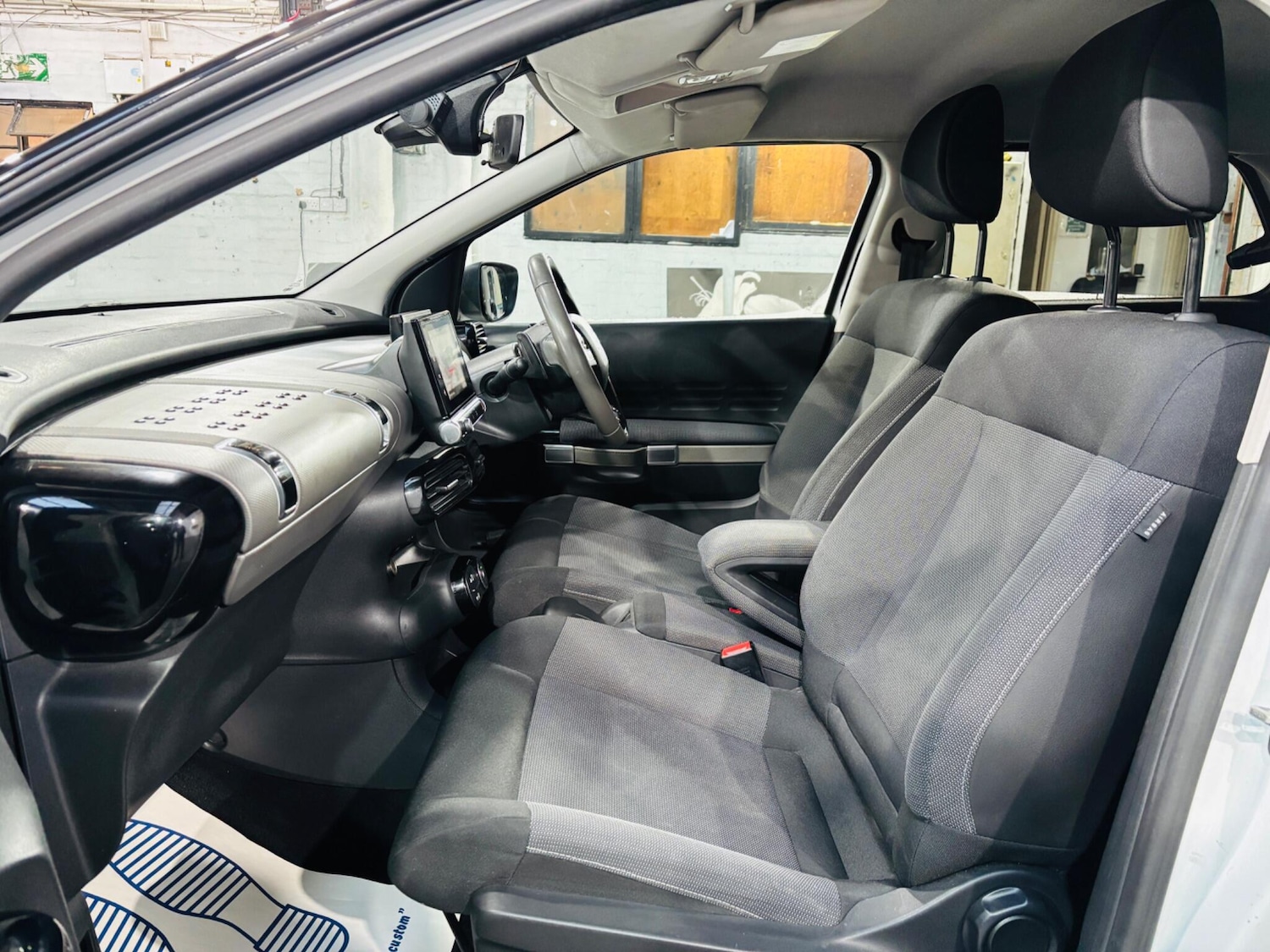 Used Citroen C4 Cactus 2017 for sale - 77441357: Photo 15