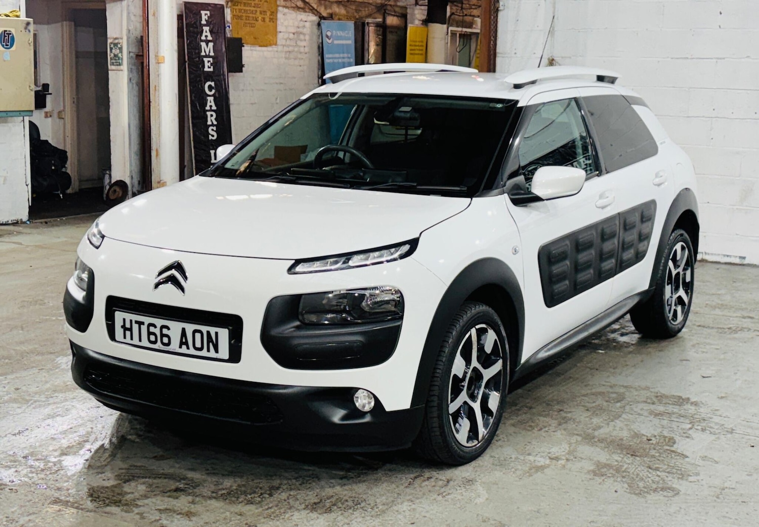 Used Citroen C4 Cactus 2017 for sale - 77441357: Photo 4