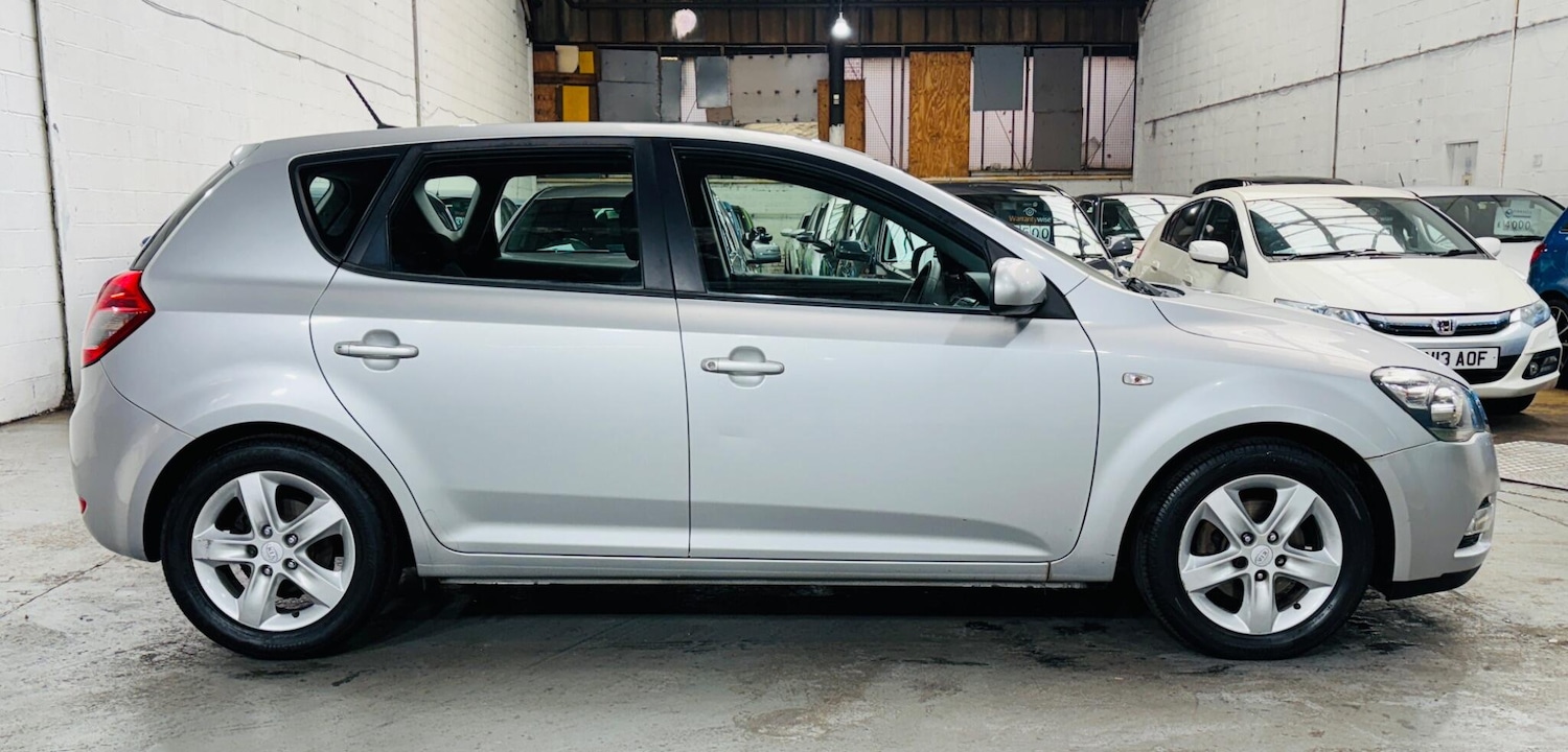 Used Kia Ceed 2010 for sale - 76307546: Photo 8