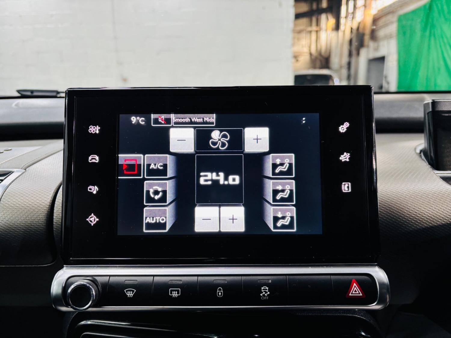 Used Citroen C4 Cactus 2015 for sale - 78058532: Photo 28