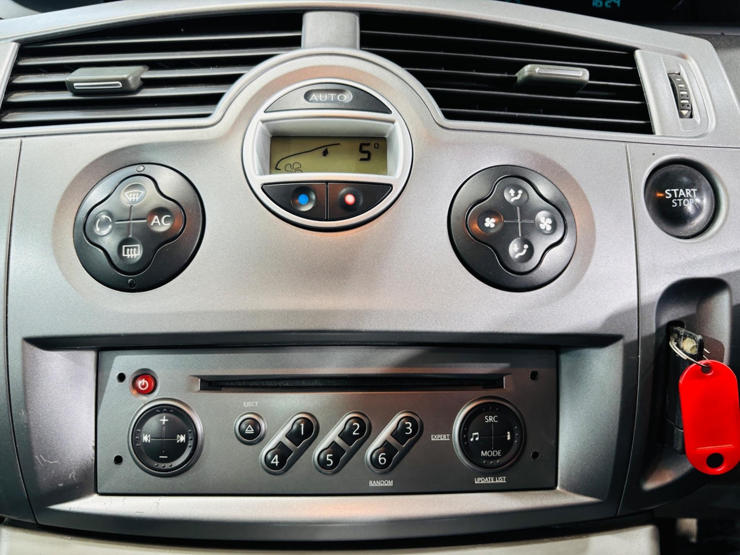 Used Renault Scenic 2008 for sale - 76996571: Photo 17