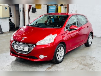 Used Peugeot 208 2013 for sale - 79181759: Photo