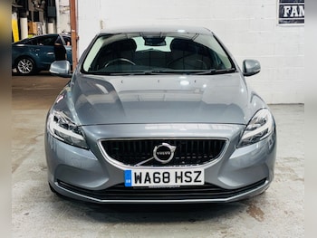 Used Volvo V40 2018 for sale - 79453793: Photo