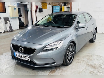 Used Volvo V40 2018 for sale - 79453793: Photo