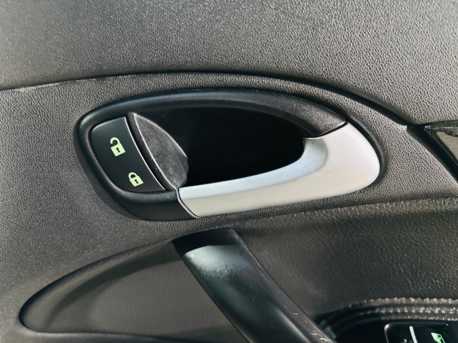 Used Saab 9-3 2010 for sale - 77098034: Photo 18