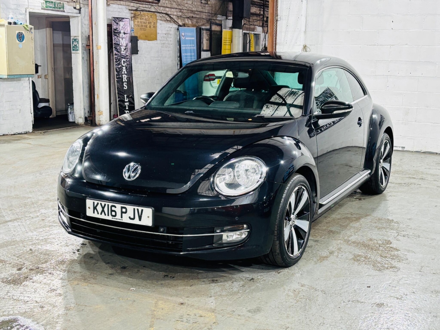 Used Volkswagen Beetle 2016 for sale - 76377849: Photo 4