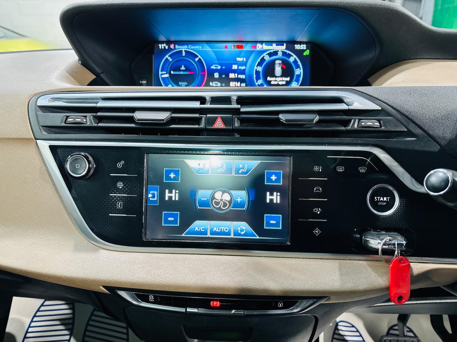 Used Citroen C4 Grand Picasso 2015 for sale - 76441001: Photo 24