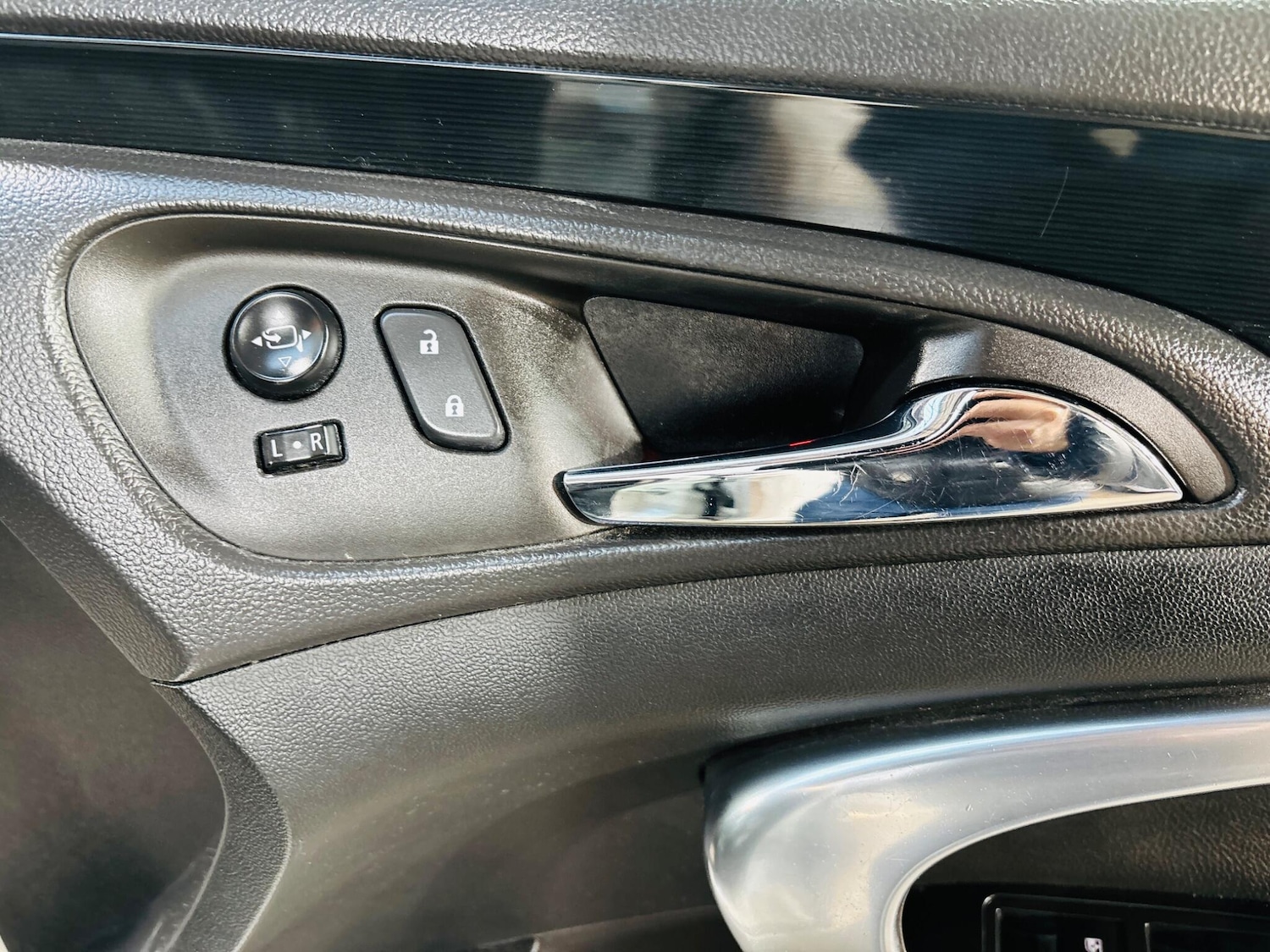 Used Vauxhall Insignia 2015 for sale - 76991273: Photo 18