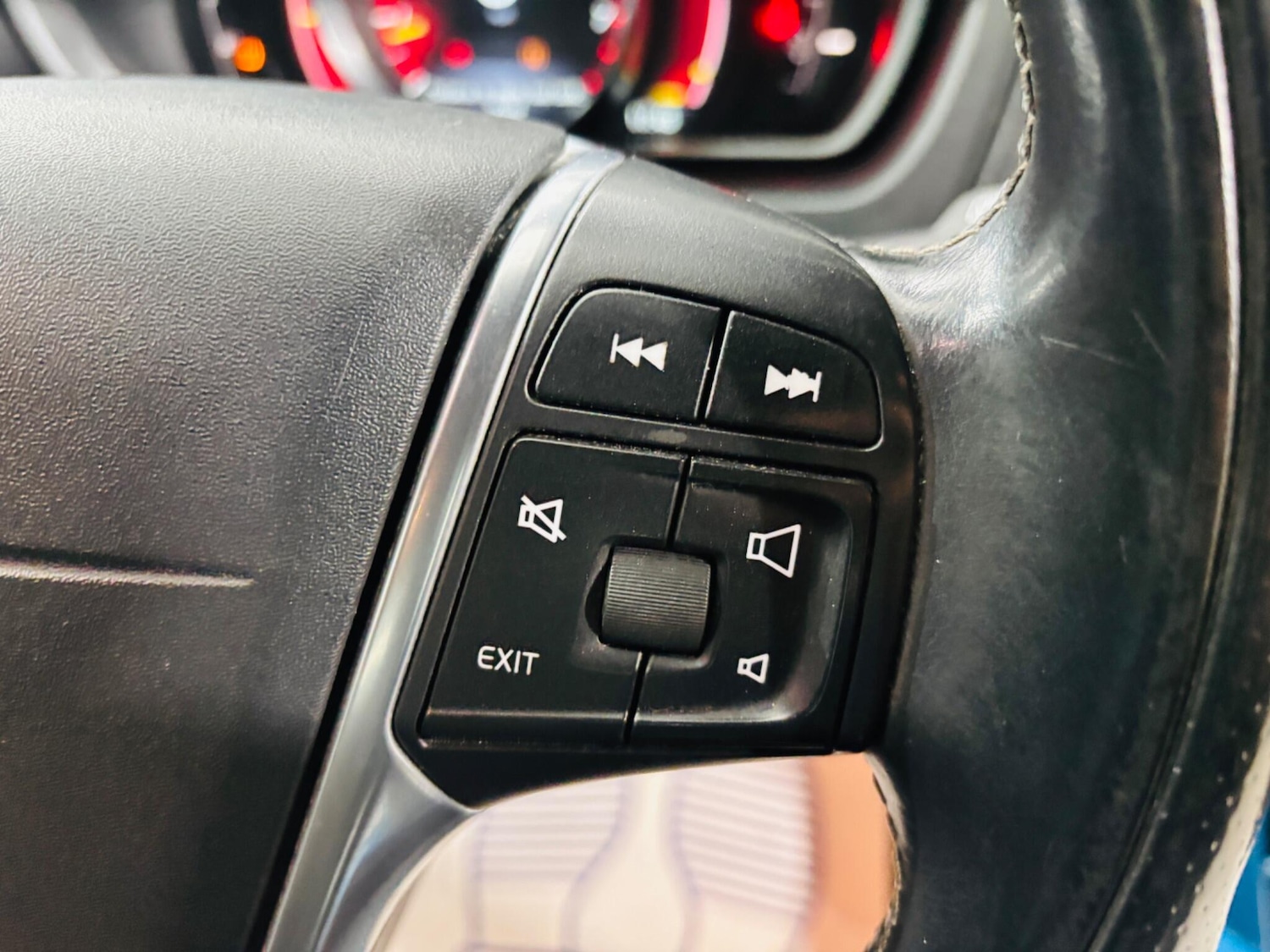 Used Volvo V40 for sale - 78136159: Photo 25