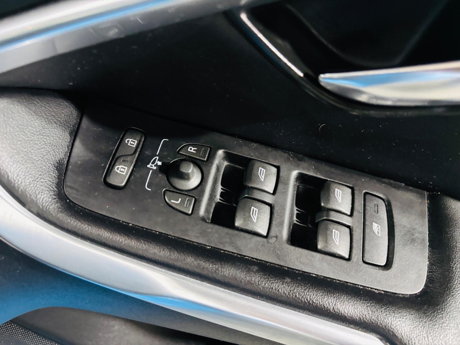 Used Volvo V40 for sale - 78136159: Photo 27