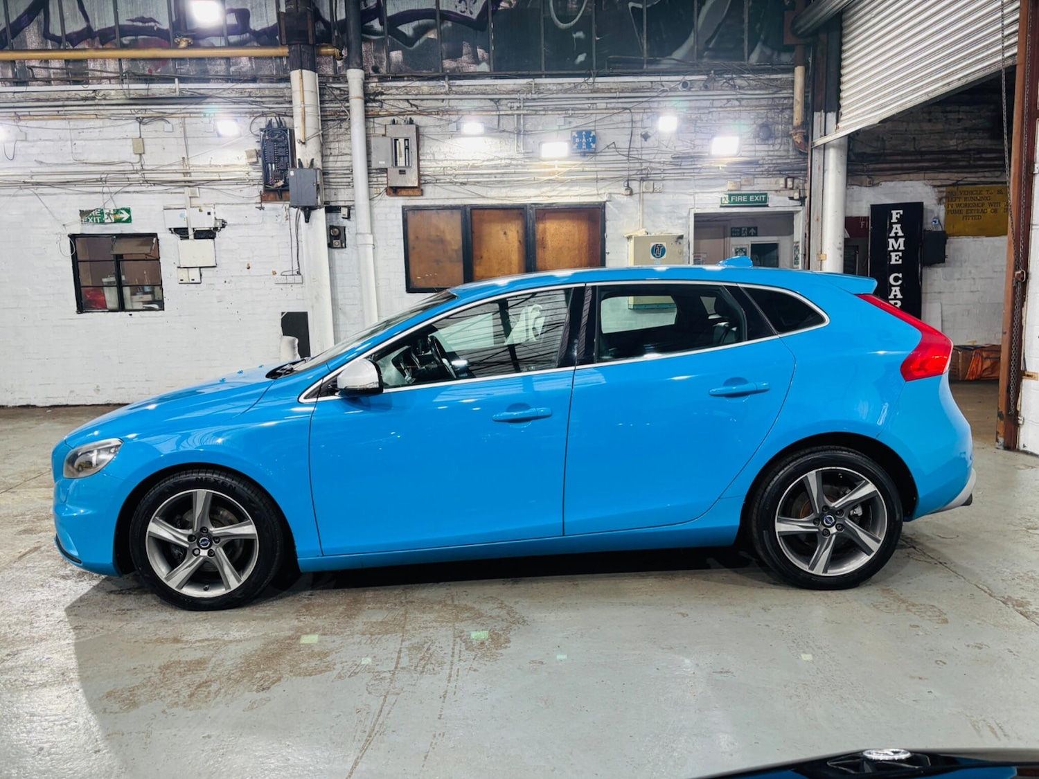 Used Volvo V40 for sale - 78136159: Photo 9