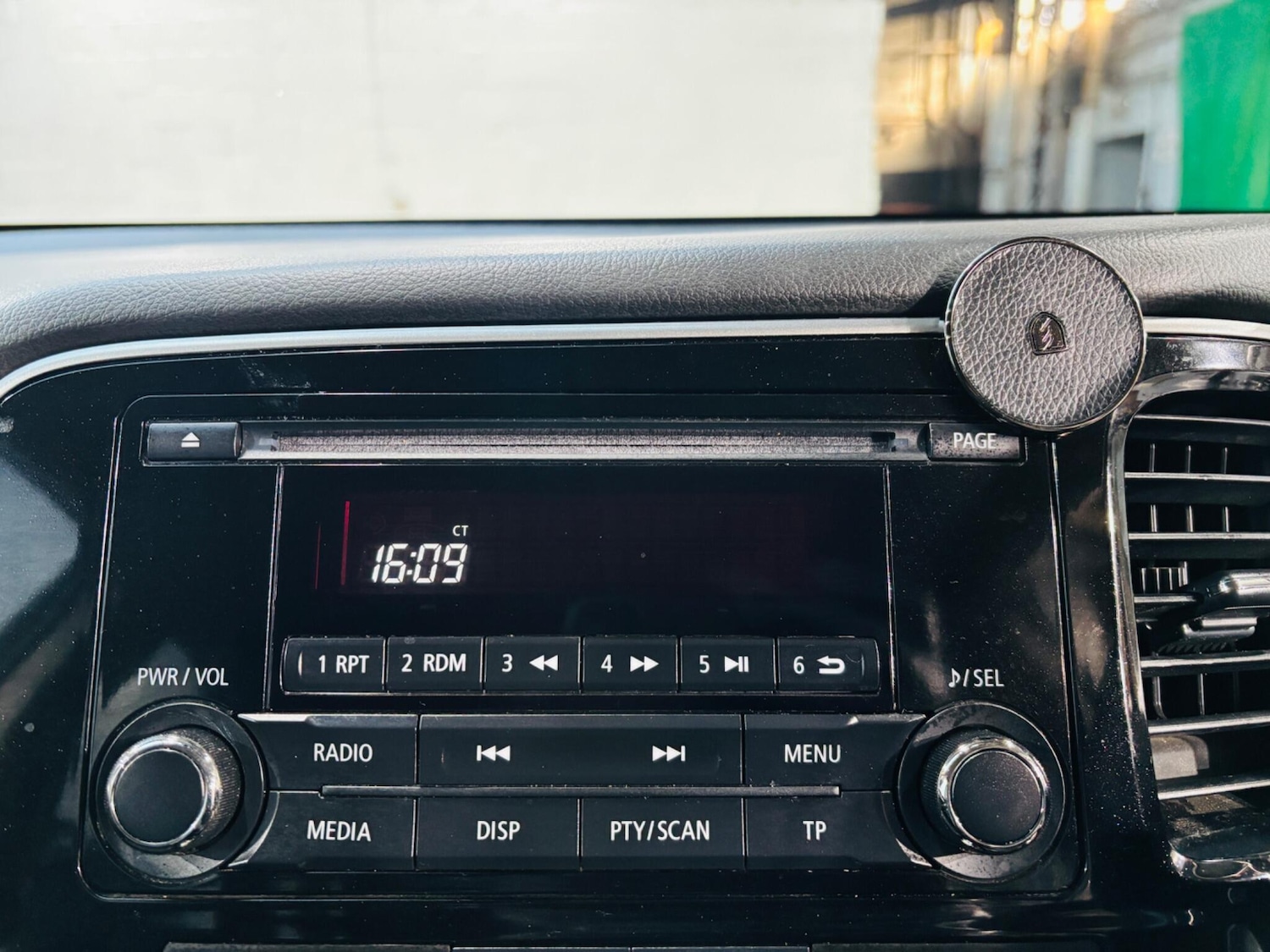 Used Mitsubishi Outlander 2015 for sale - 78019705: Photo 21