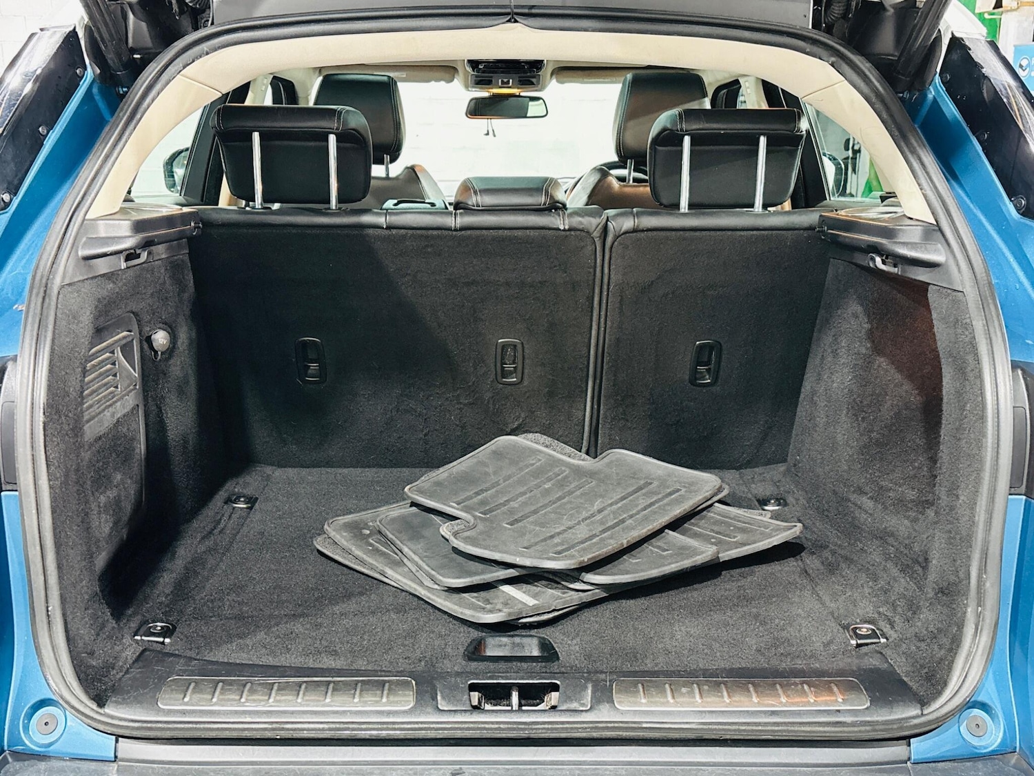 Used Land Rover Range Rover Evoque 2012 for sale - 76645251: Photo 32