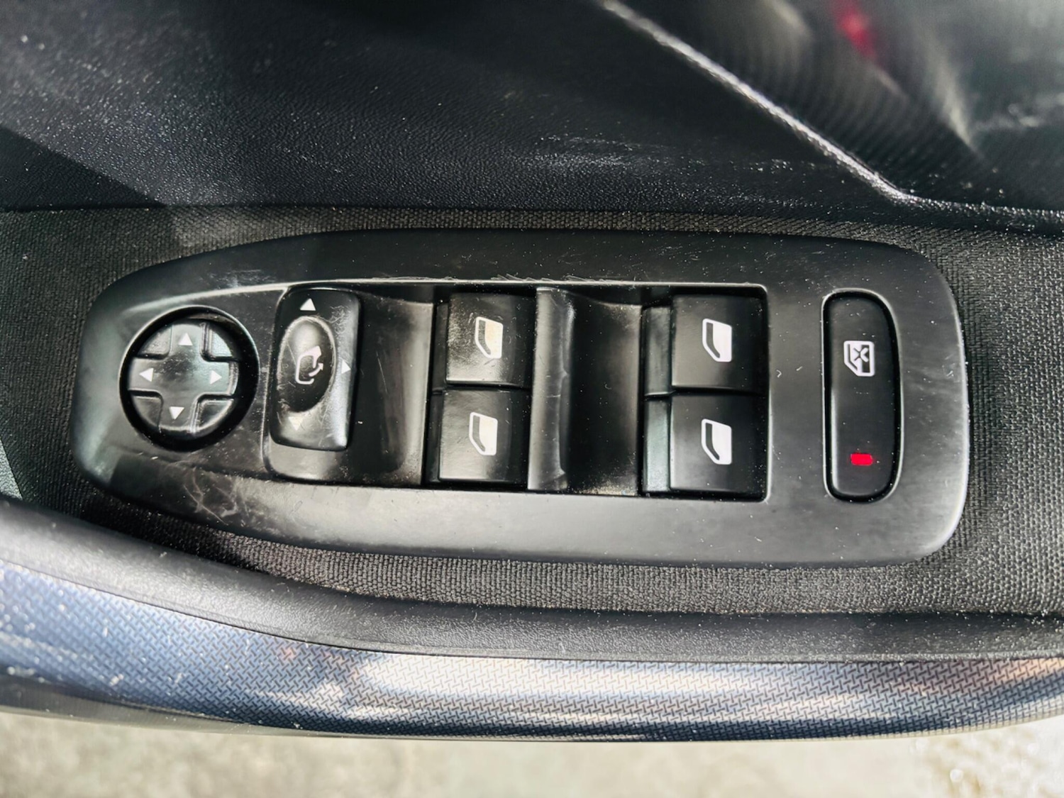 Used Peugeot 2008 2015 for sale - 76562166: Photo 17