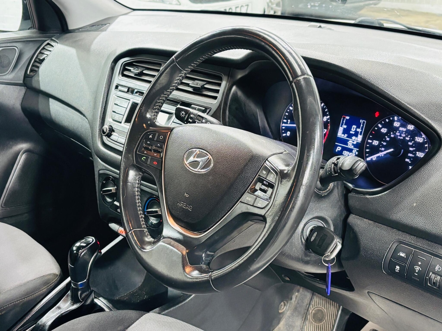 Used Hyundai i20 2017 for sale - 78203945: Photo 11