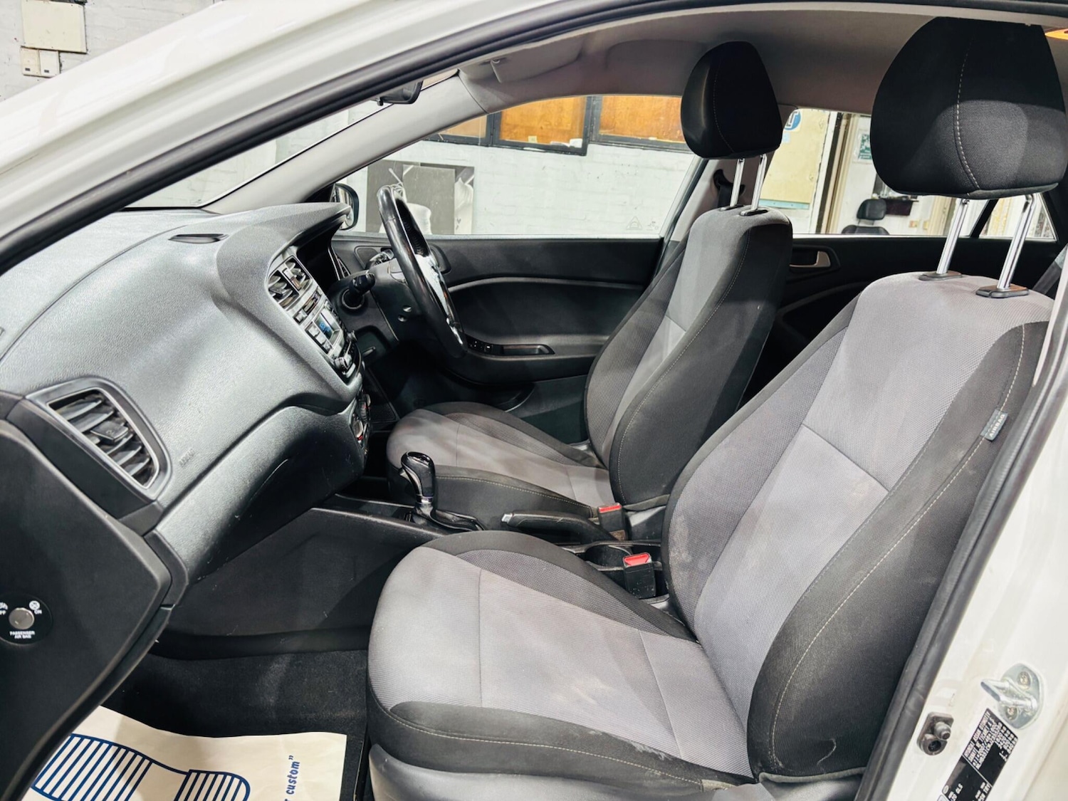 Used Hyundai i20 2017 for sale - 78203945: Photo 15