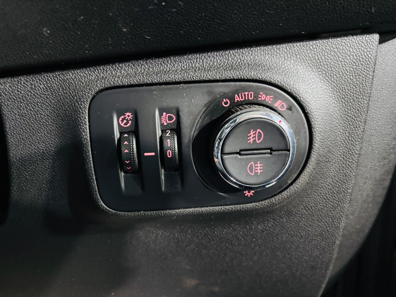 Used Vauxhall Corsa 2016 for sale - 76307199: Photo 17