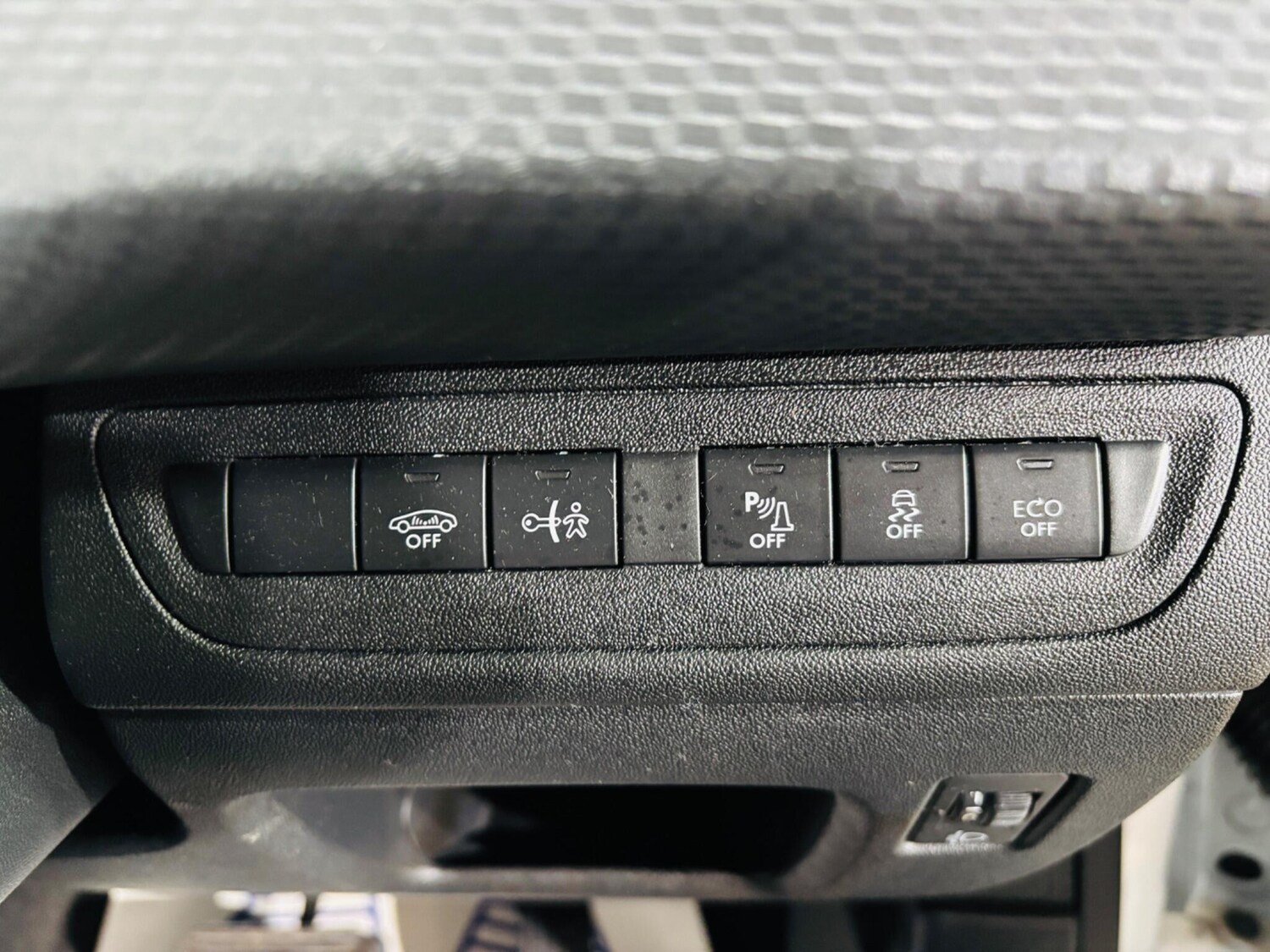 Used Peugeot 2008 2016 for sale - 77586199: Photo 18