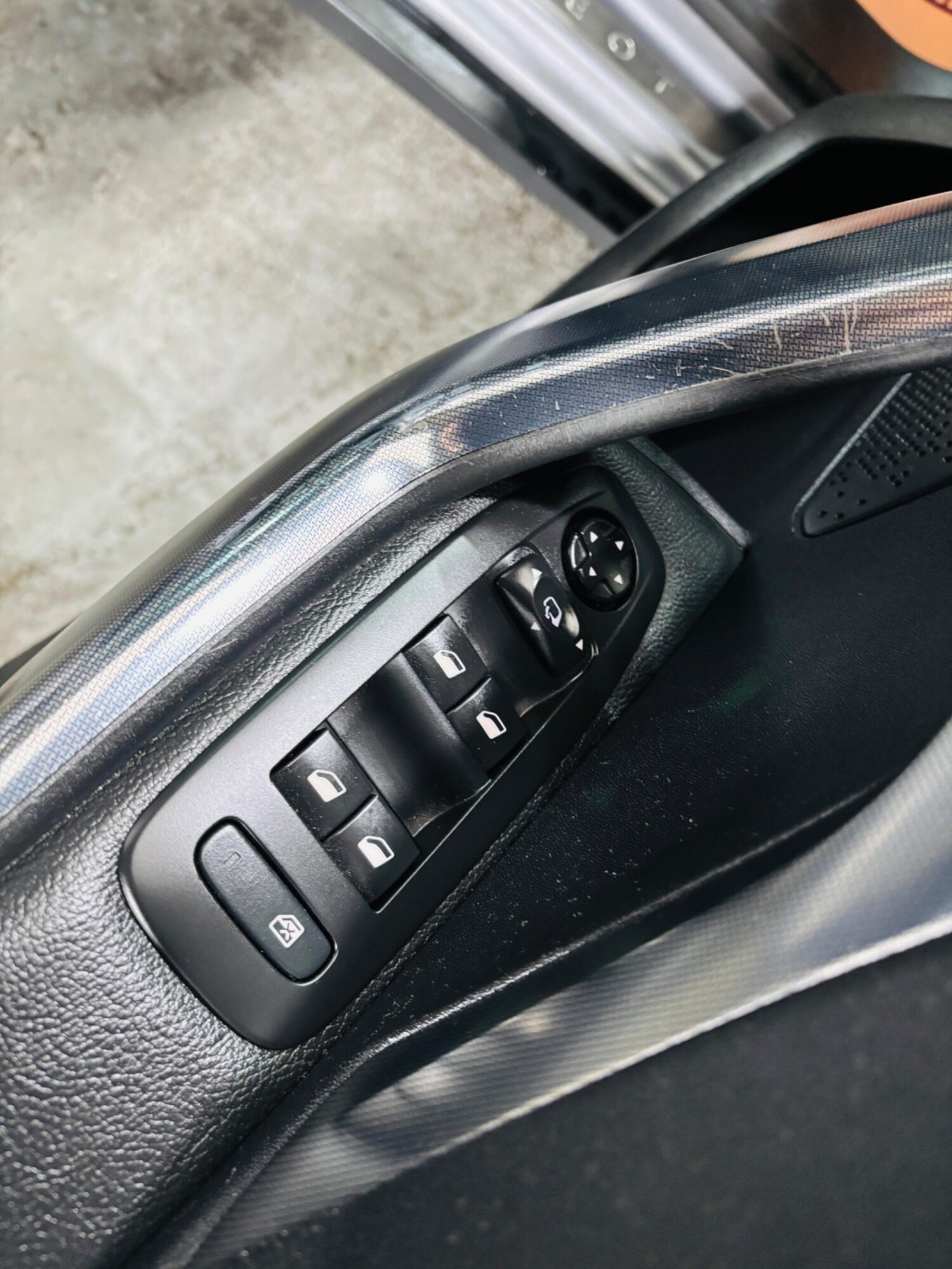 Used Peugeot 2008 2016 for sale - 78058745: Photo 33