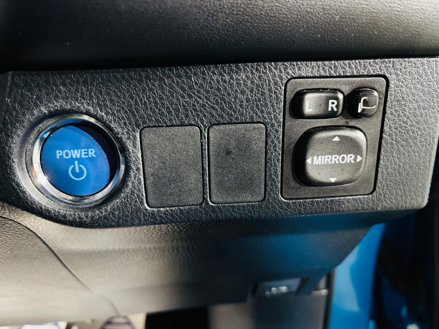 Used Toyota RAV4 2016 for sale - 76432189: Photo 18