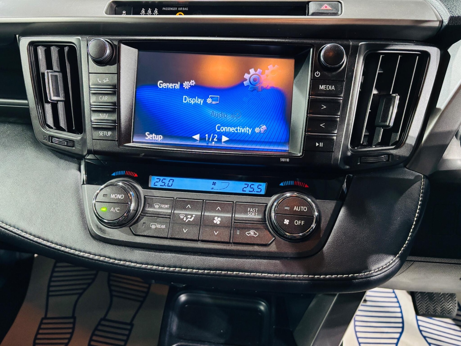 Used Toyota RAV4 2016 for sale - 76432189: Photo 24