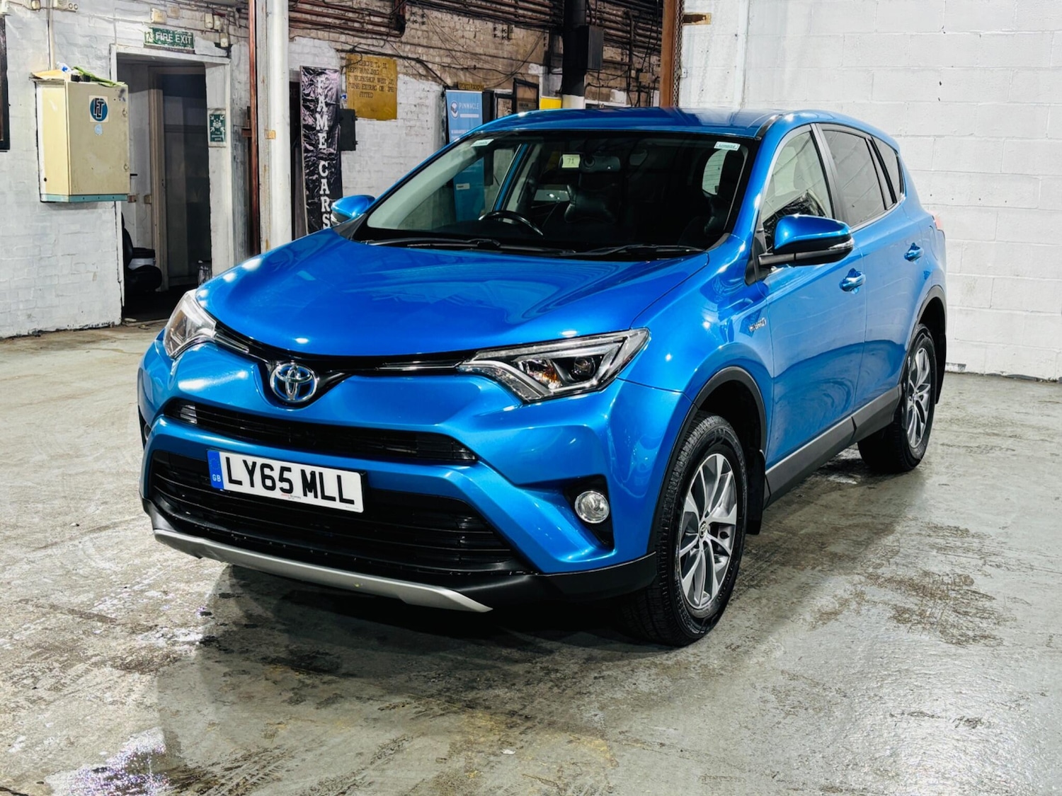 Used Toyota RAV4 2016 for sale - 76432189: Photo 4
