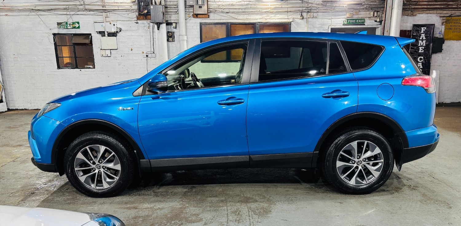 Used Toyota RAV4 2016 for sale - 76432189: Photo 9