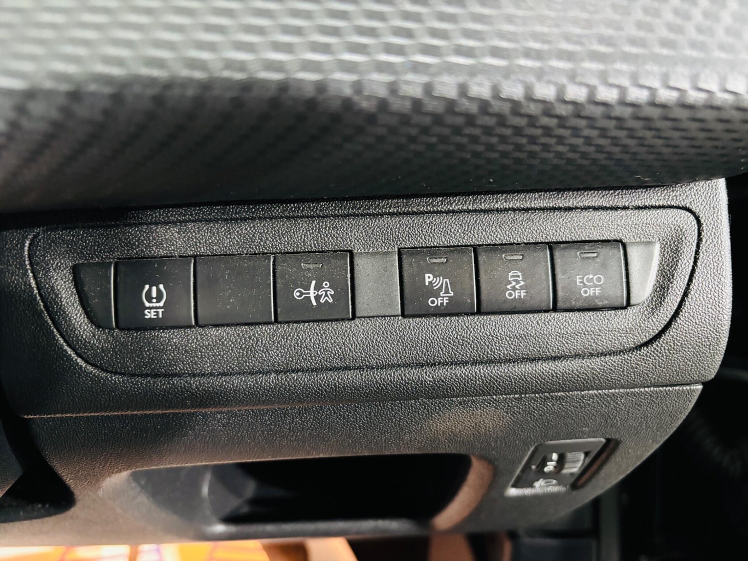 Used Peugeot 2008 2015 for sale - 76996225: Photo 18