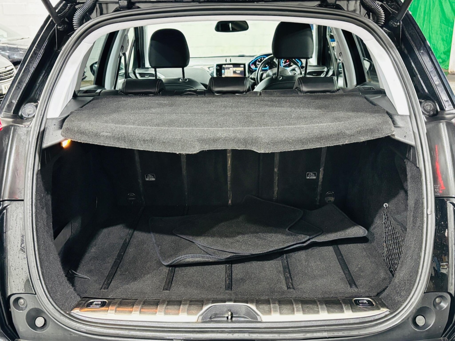 Used Peugeot 2008 2015 for sale - 76996225: Photo 30