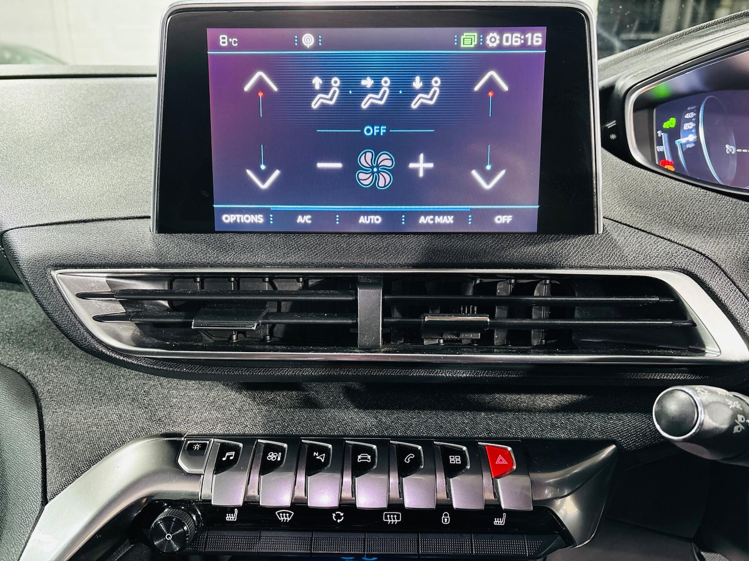 Used Peugeot 3008 2019 for sale - 76965607: Photo 24