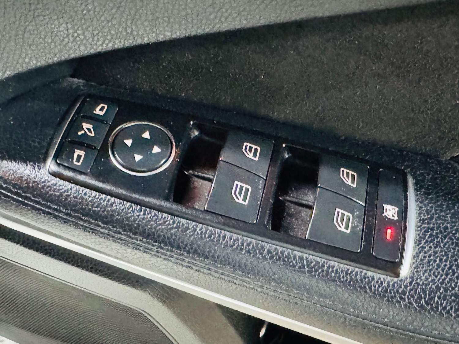 Used Mercedes-Benz E Class 2014 for sale - 77330539: Photo 25