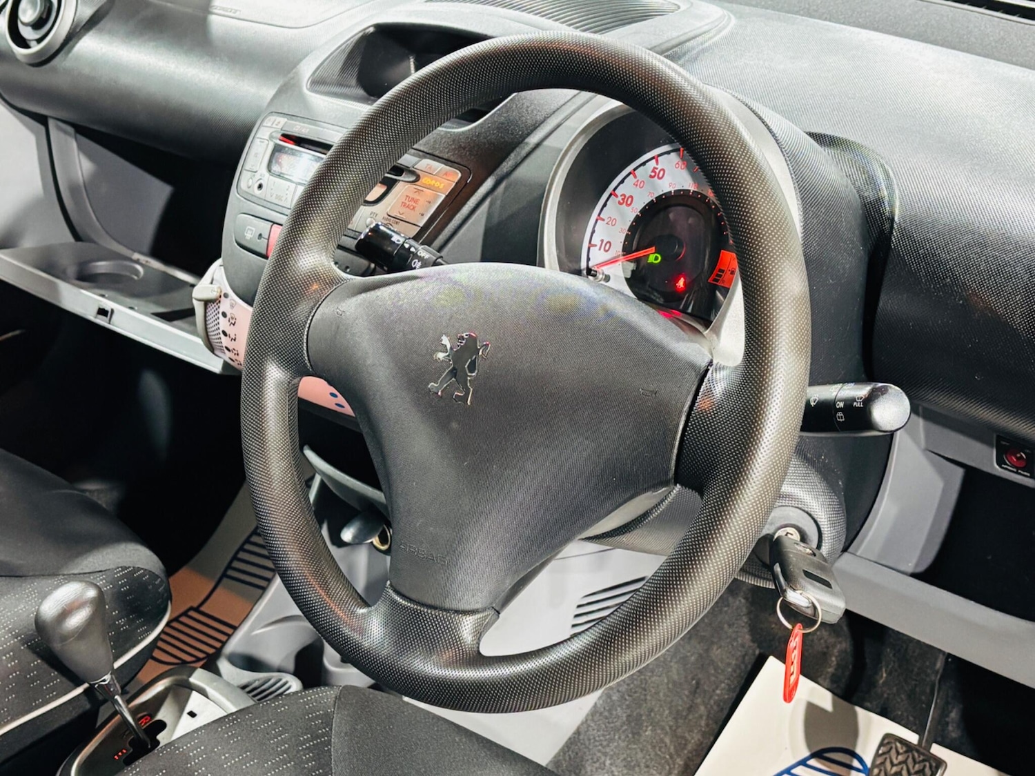 Used Peugeot 107 2010 for sale - 76887034: Photo 11