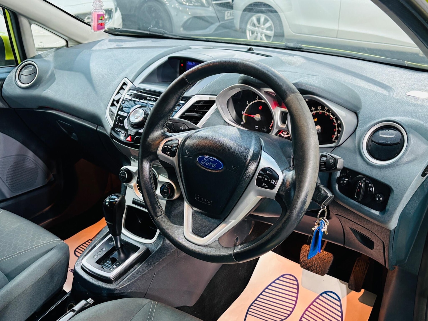 Used Ford Fiesta 2010 for sale - 76926669: Photo 11