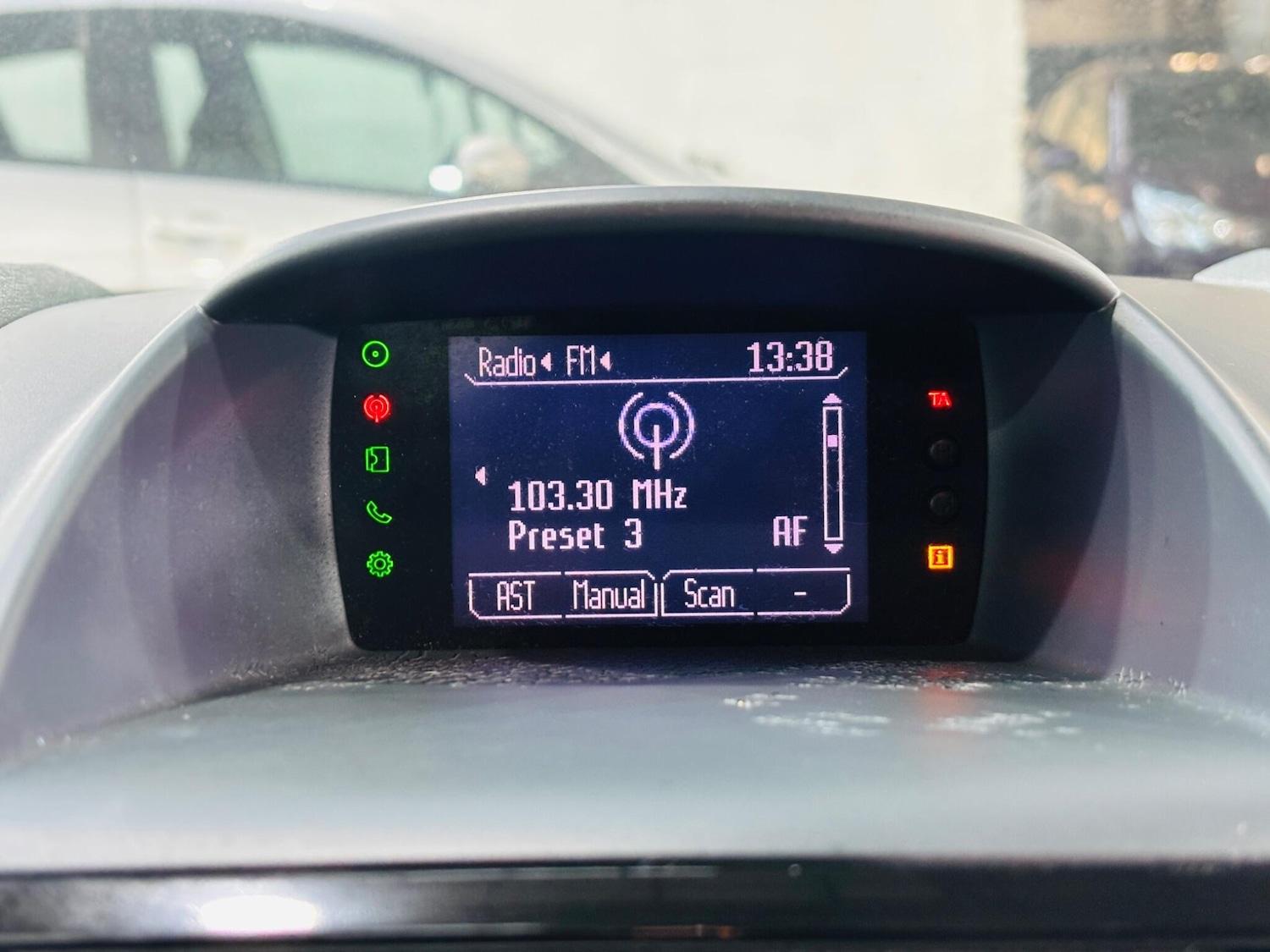 Used Ford Fiesta 2010 for sale - 76926669: Photo 16