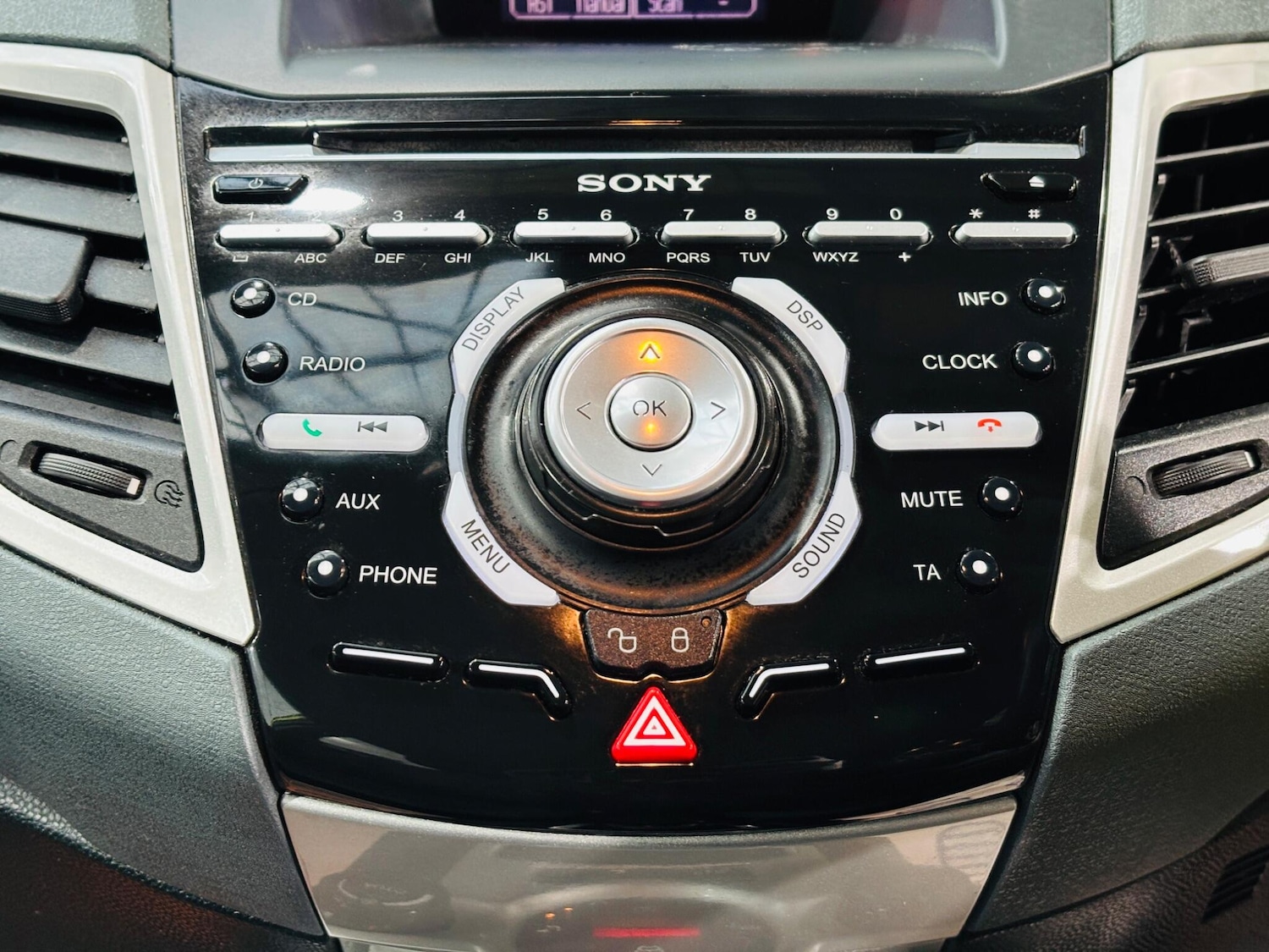 Used Ford Fiesta 2010 for sale - 76926669: Photo 17