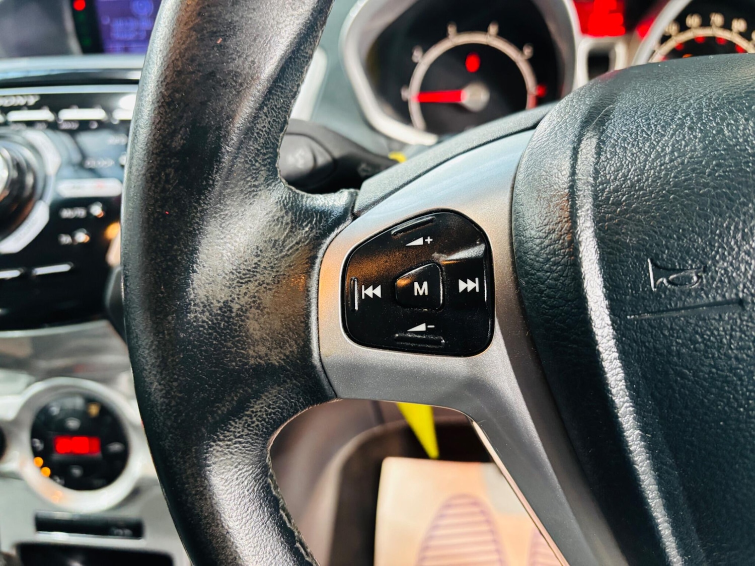 Used Ford Fiesta 2010 for sale - 76926669: Photo 21