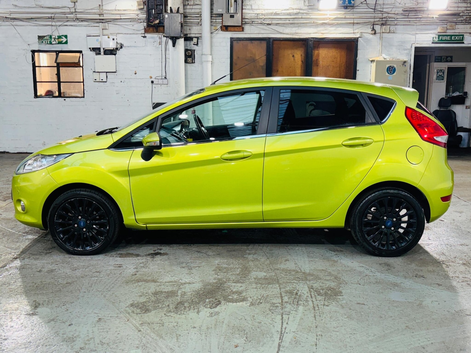 Used Ford Fiesta 2010 for sale - 76926669: Photo 9