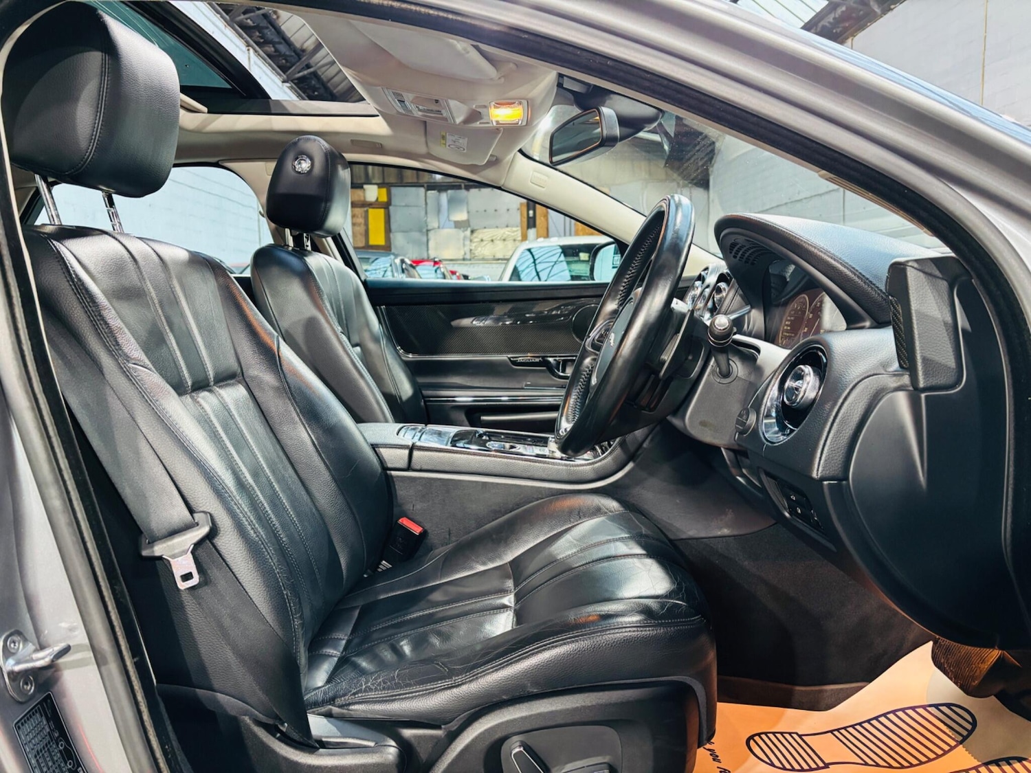 Used Jaguar XJ 2013 for sale - 76753011: Photo 13