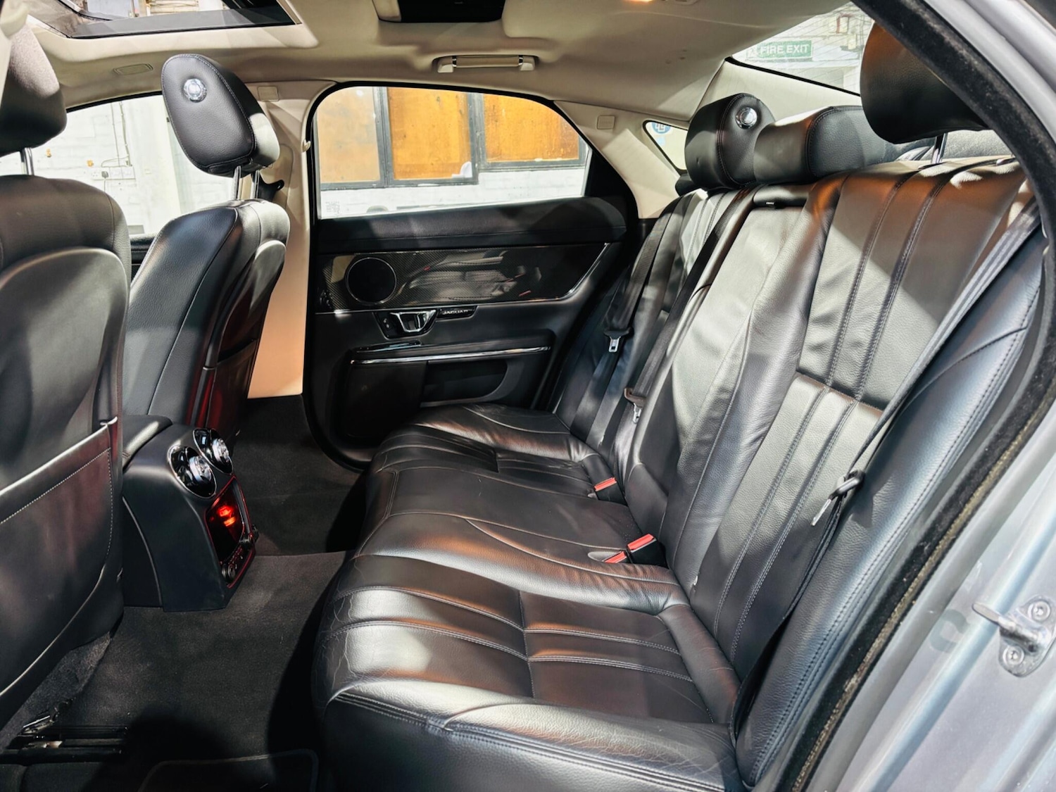 Used Jaguar XJ 2013 for sale - 76753011: Photo 16