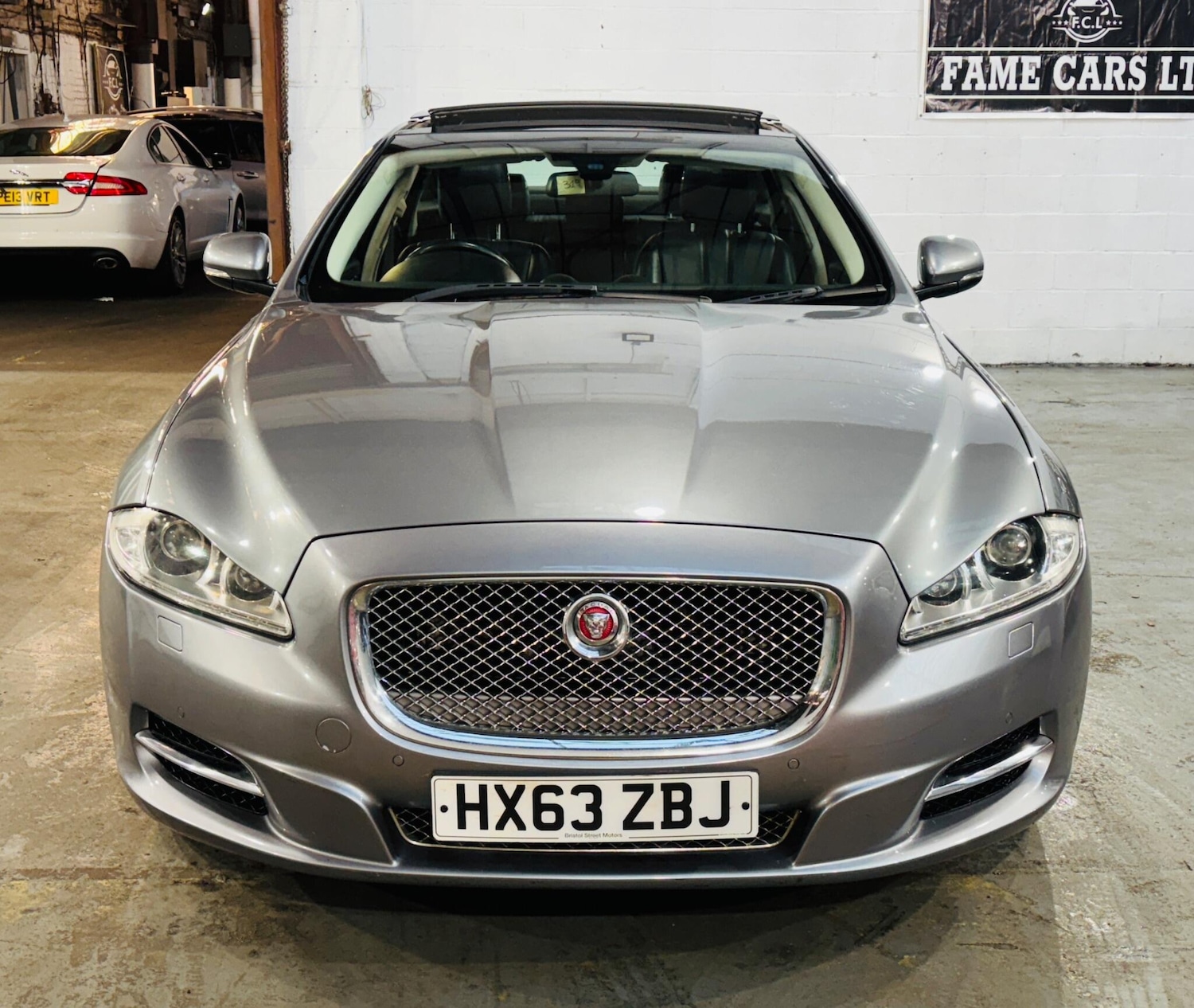 Used Jaguar XJ 2013 for sale - 76753011: Photo 2
