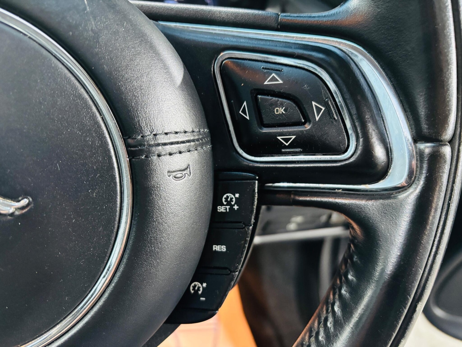 Used Jaguar XJ 2013 for sale - 76753011: Photo 22