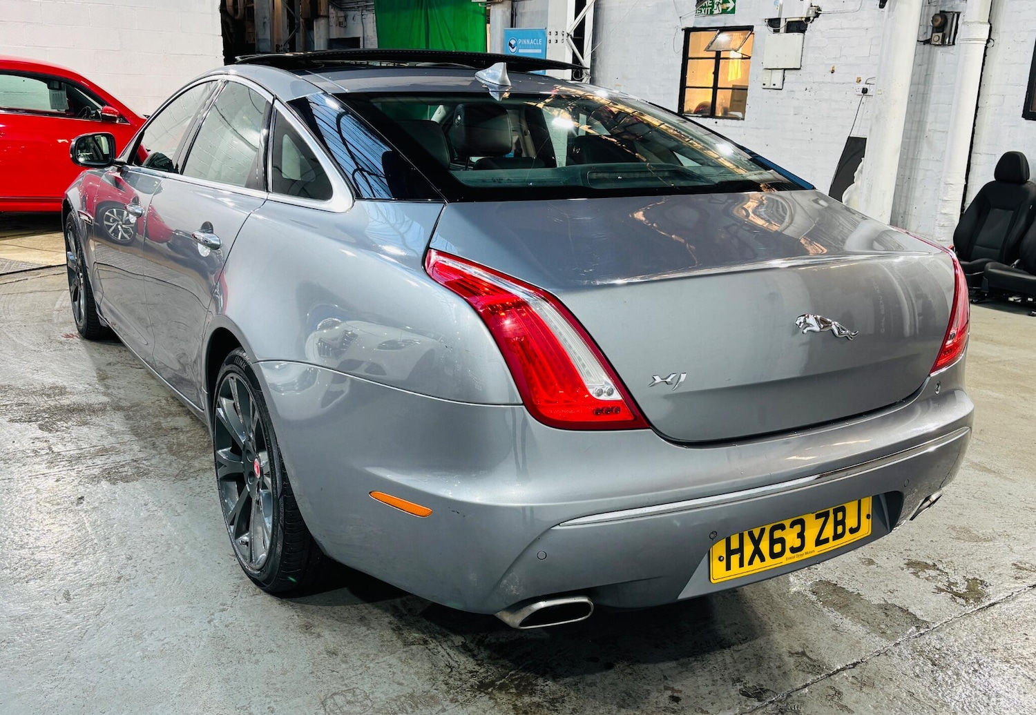 Used Jaguar XJ 2013 for sale - 76753011: Photo 7