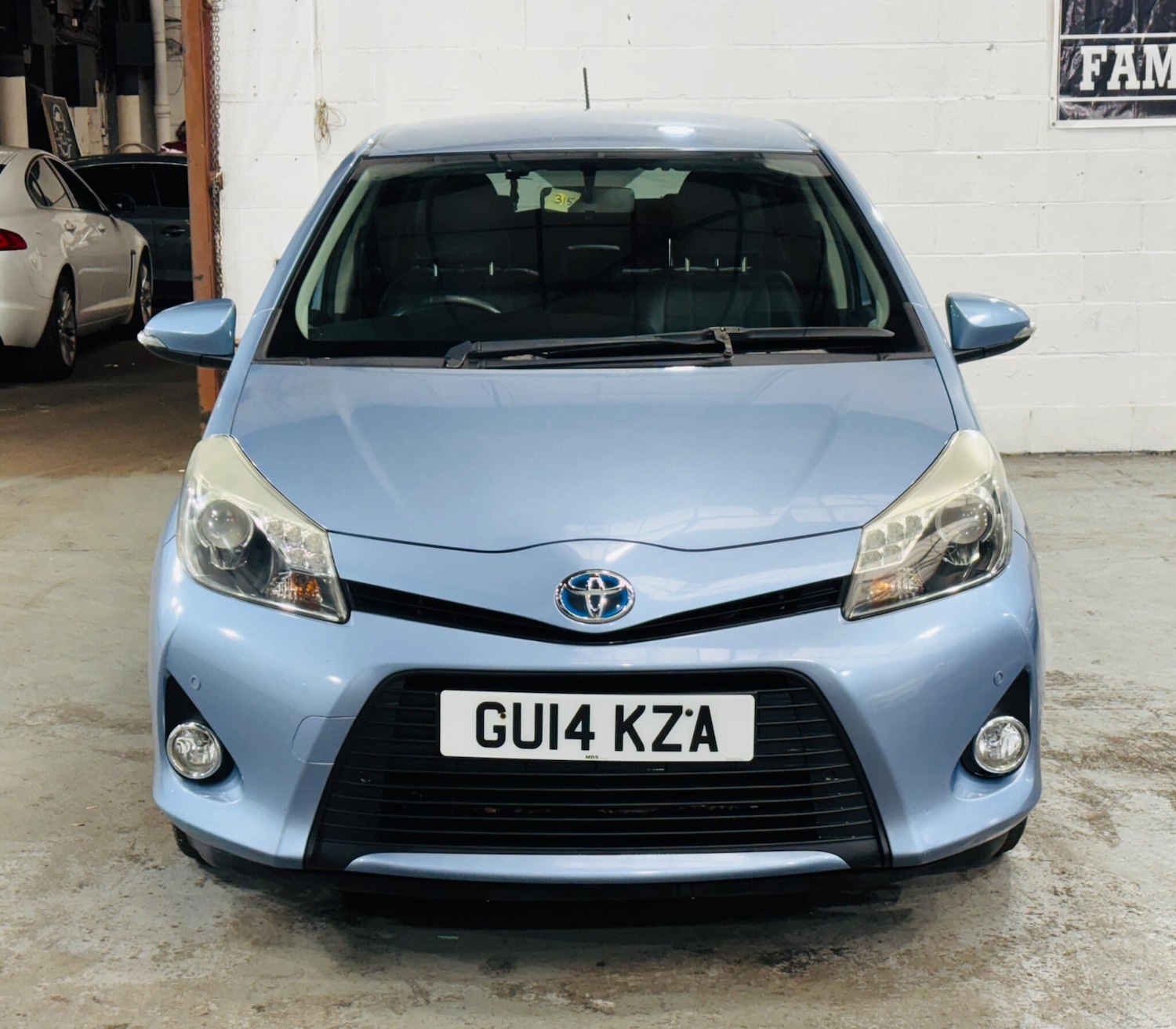 Used Toyota Yaris 2014 for sale - 76306861: Photo 2