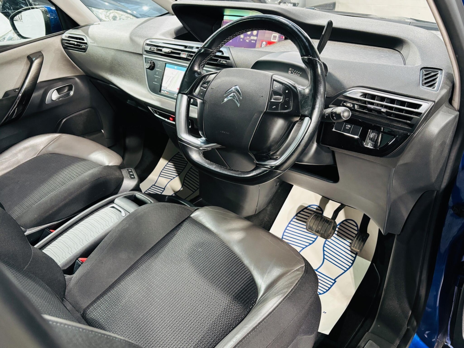 Used Citroen C4 Grand Picasso 2016 for sale - 76109129: Photo 10