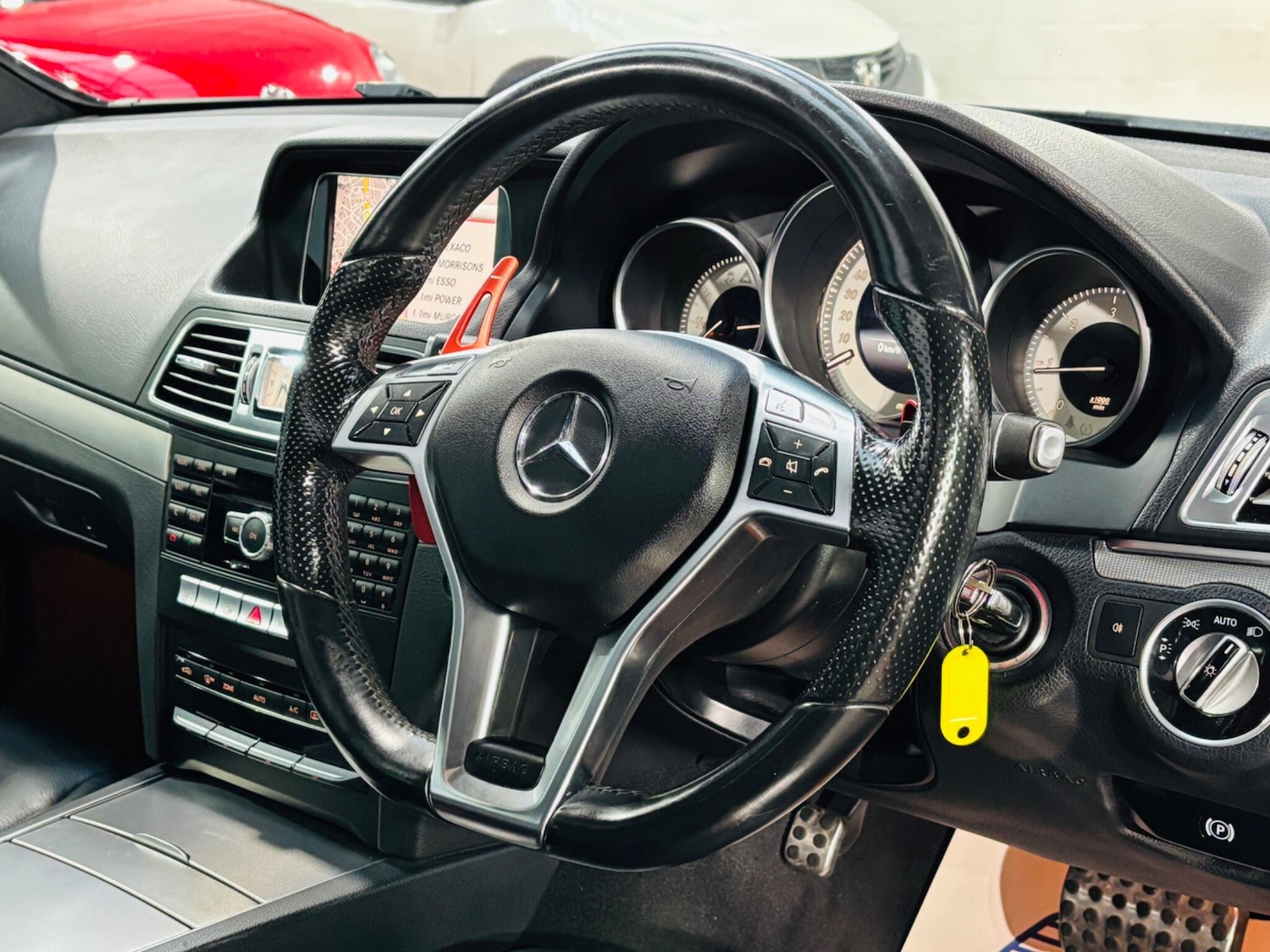 Used Mercedes-Benz E Class 2014 for sale - 76377600: Photo 11