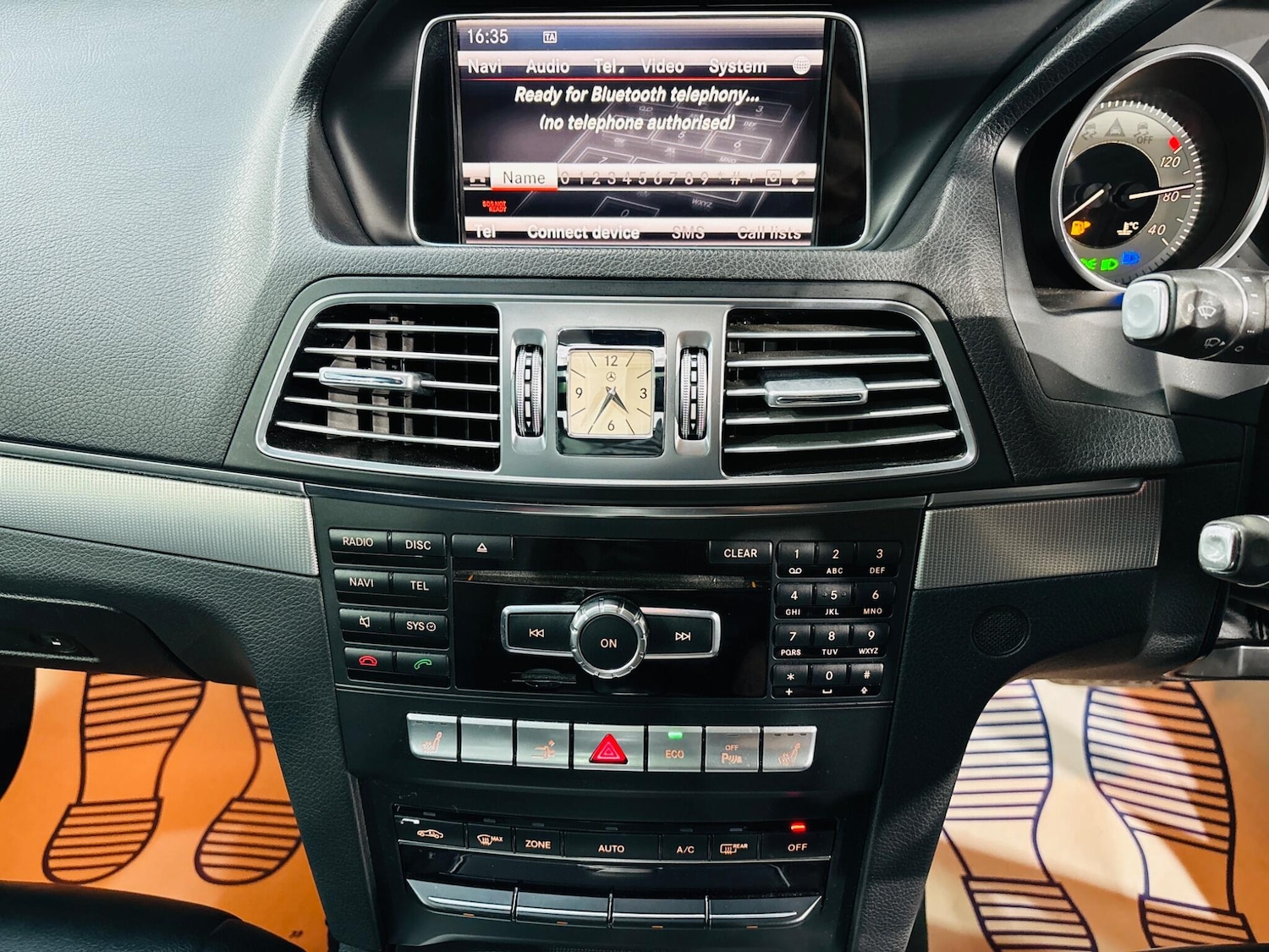Used Mercedes-Benz E Class 2014 for sale - 76377600: Photo 25