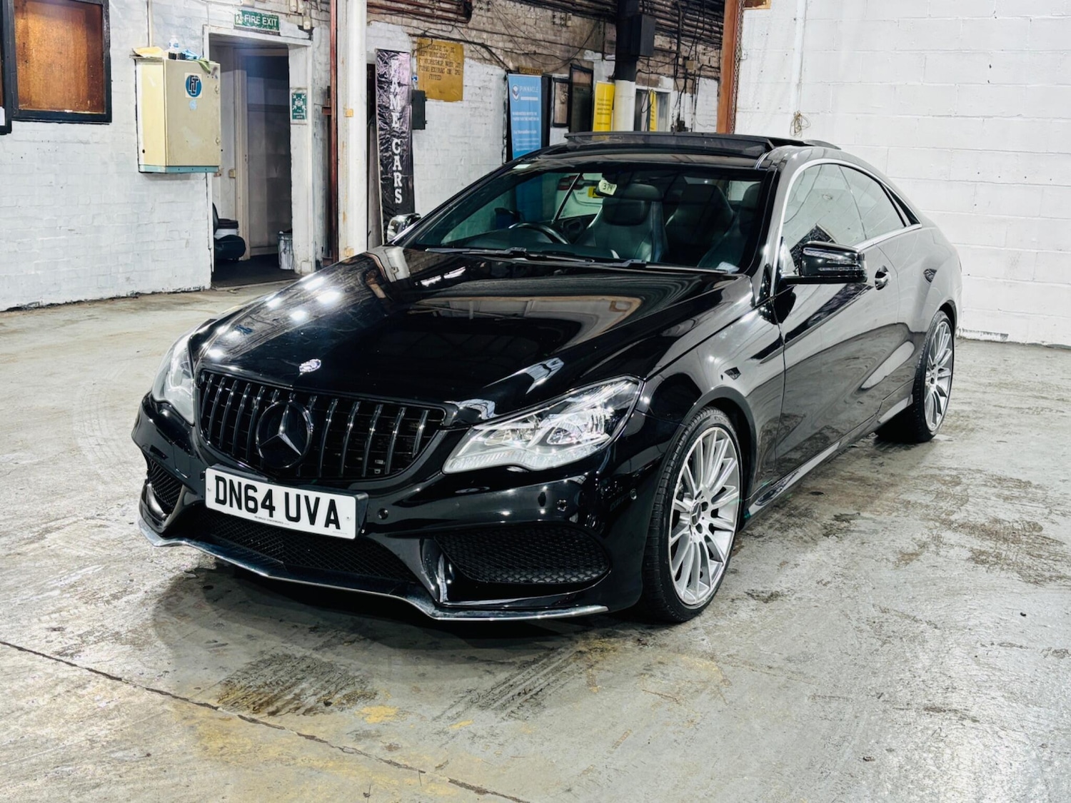 Used Mercedes-Benz E Class 2014 for sale - 76377600: Photo 4