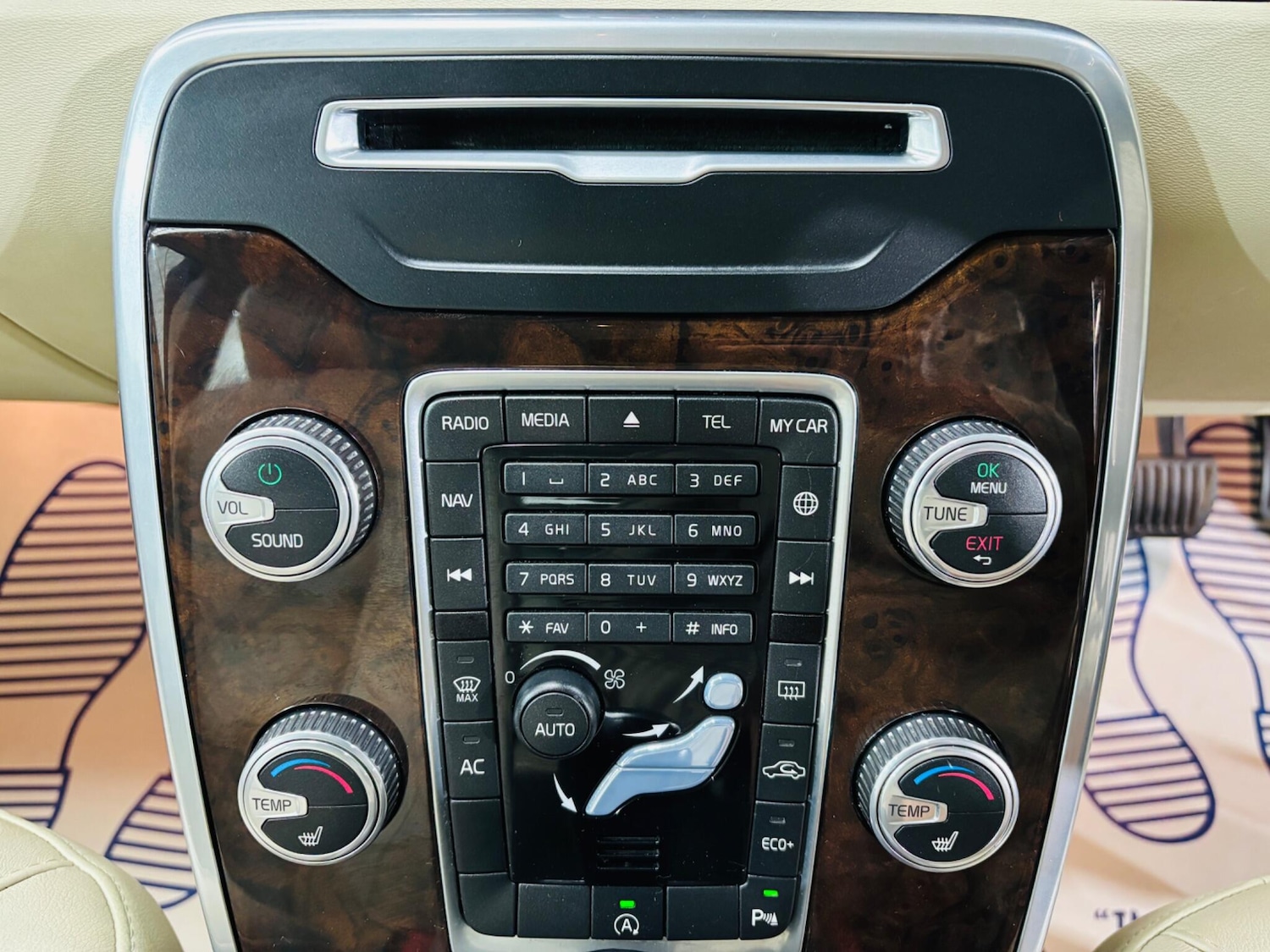 Used Volvo V70 2016 for sale - 76227291: Photo 29